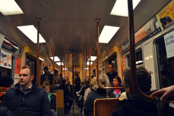 The 5 Best Apps for Early Morning Commuters