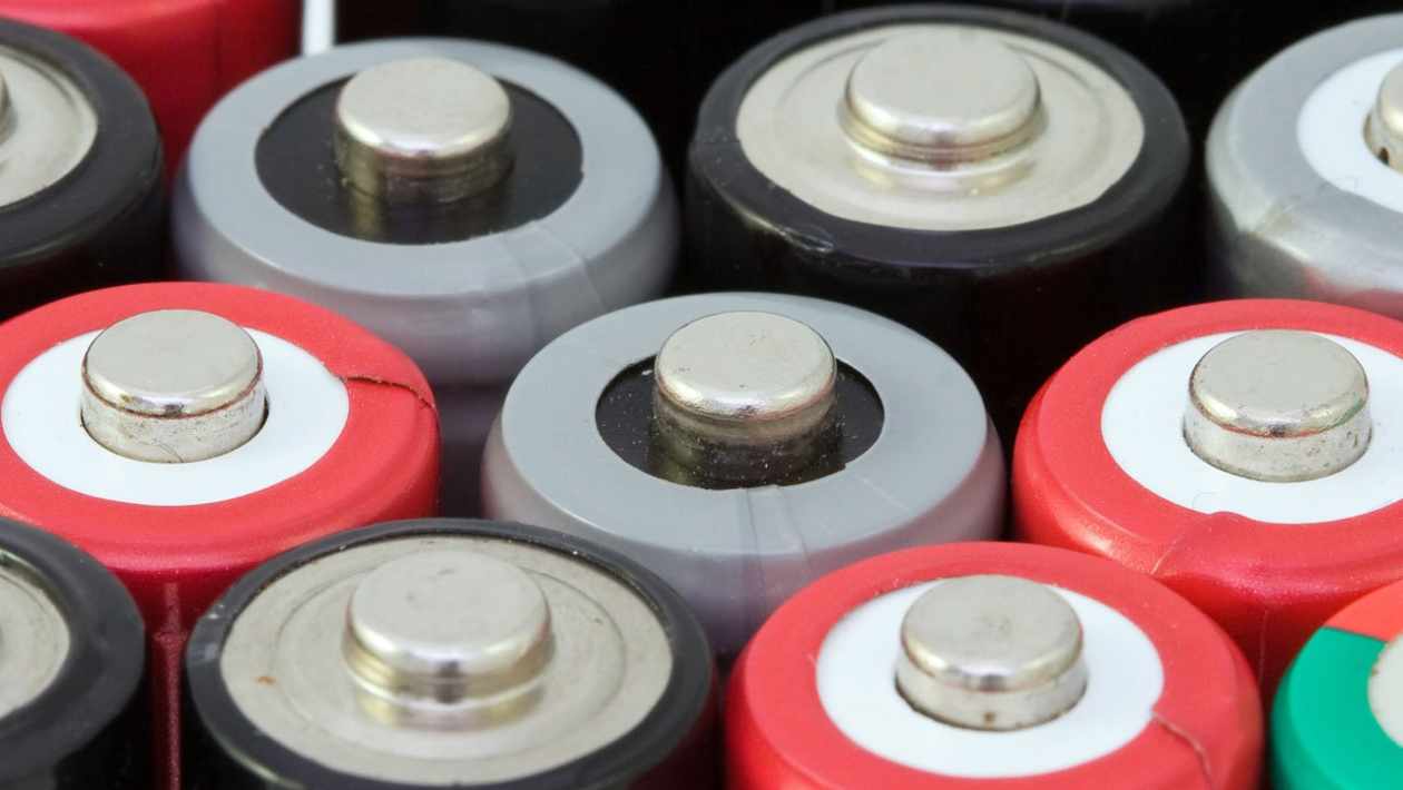 Lithium vs. Alkaline Batteries