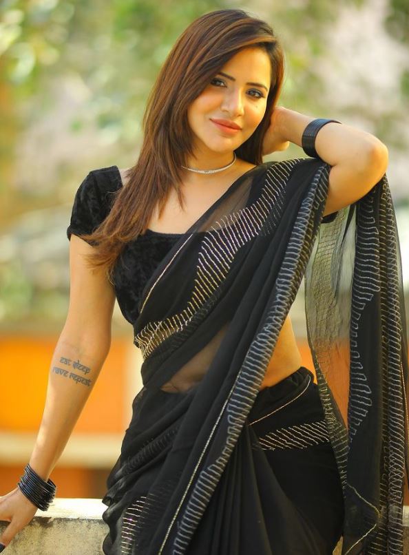 Ashi Reddy Ashu Reddy Bio, Wiki, Family, Net Worth & More! - Genius Updates
