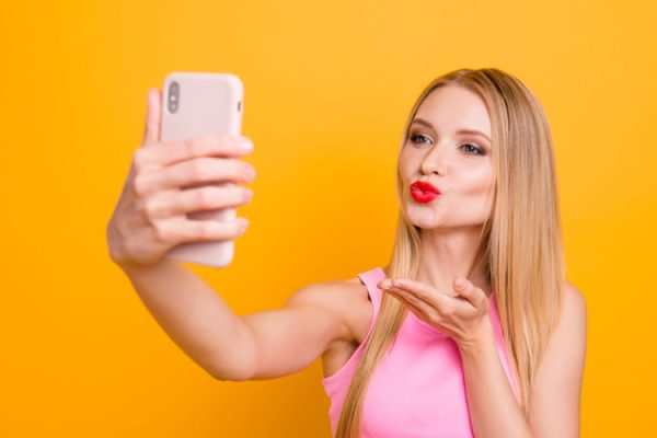 How to Become Famous on Instagram: The Best Tips