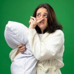 why does my nose get stuffy at night