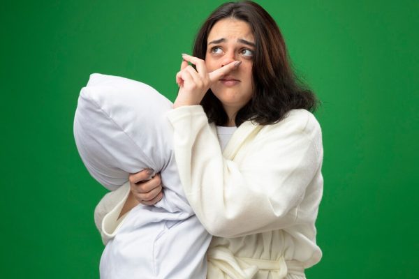 why does my nose get stuffy at night