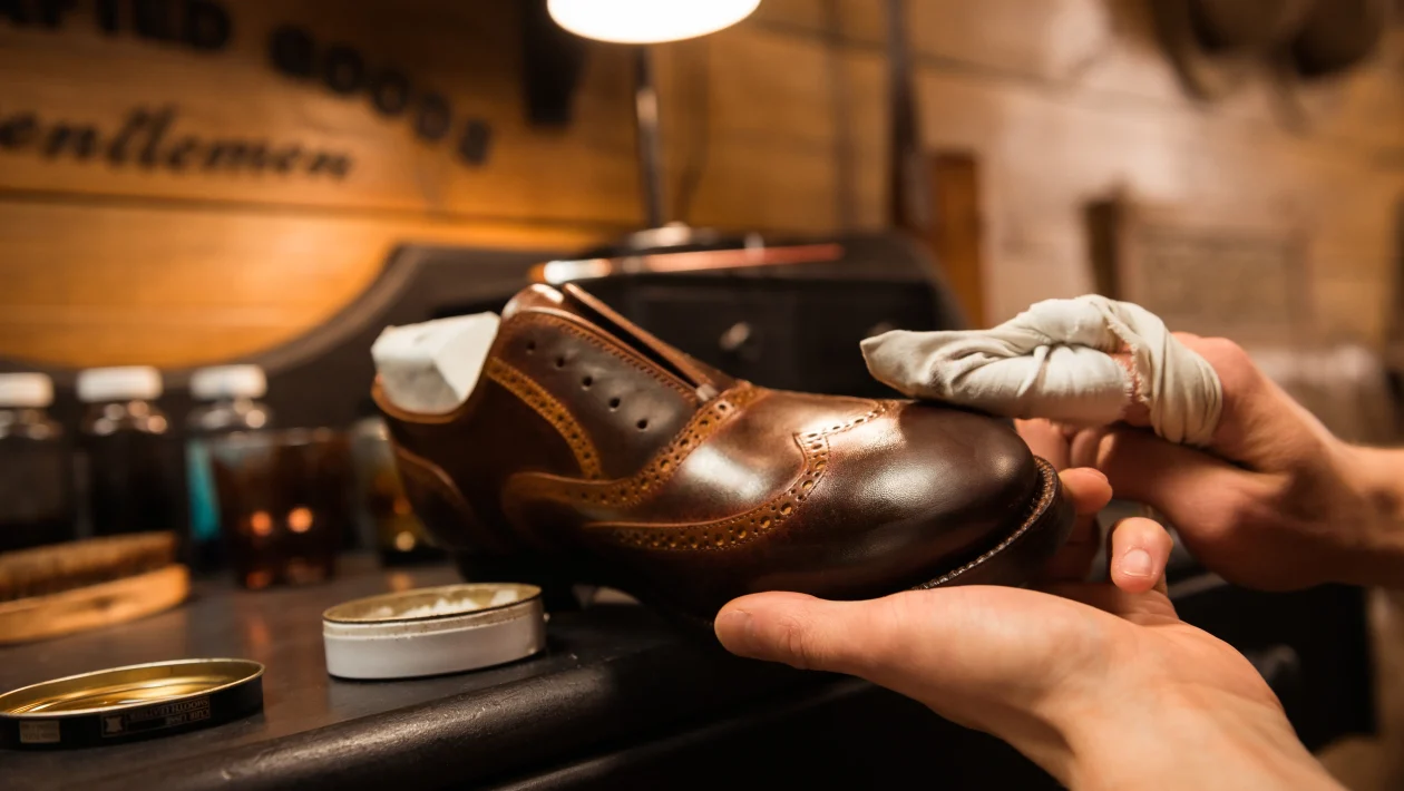 how to clean suede shoes