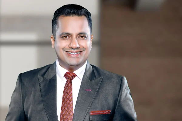 vivek bindra net worth